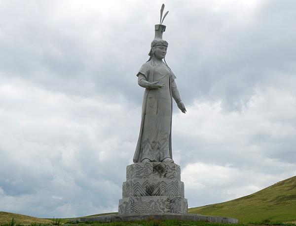 What to do around the Genghis Khan equestrian Statue ?