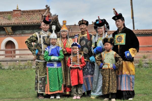 Le vêtement traditionnel mongolie dans l'ancien temps