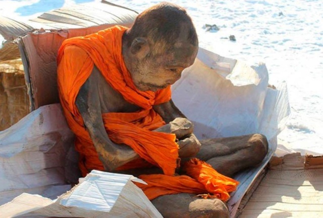 Moine Tibétain Le Plus Vieux Du Monde Découverte de la momie d’un moine bouddhiste méditant depuis 200 ans